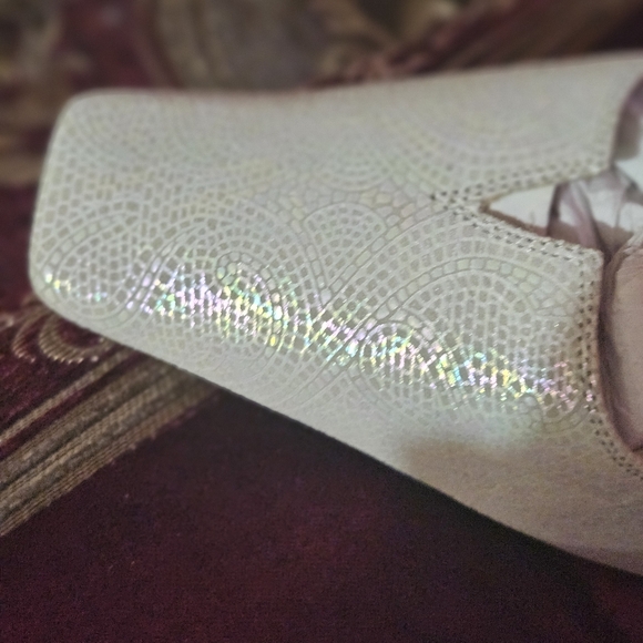 Elegant White Slingback Heels - Picture 10 of 10